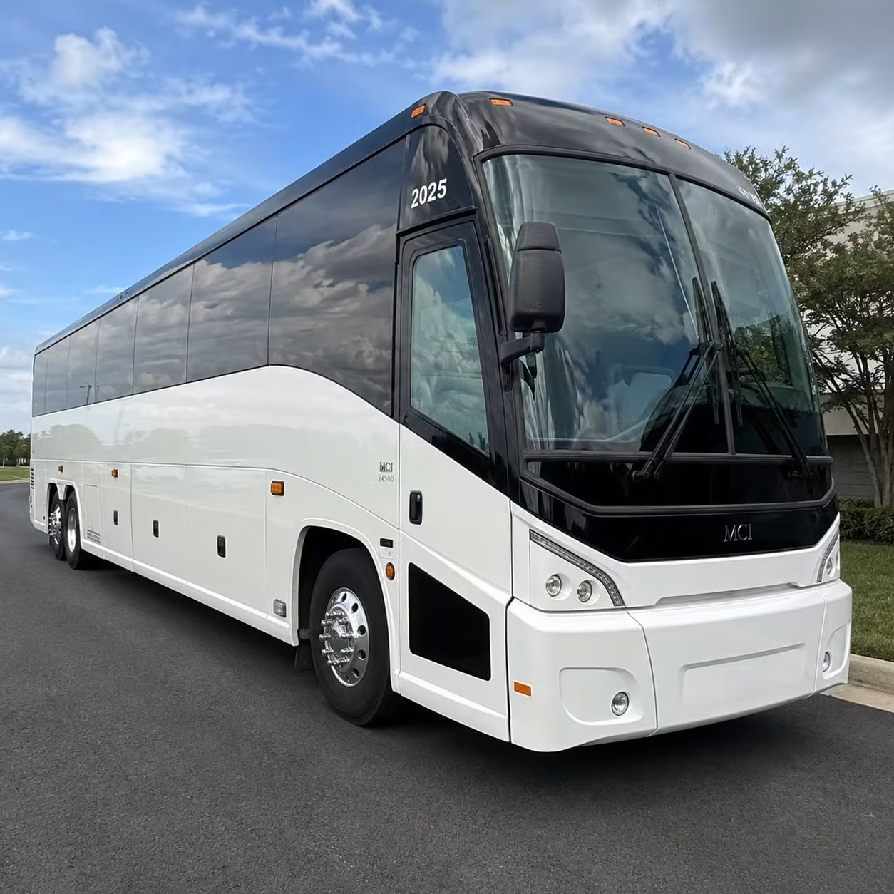 charter buses and party buses for isleta amphitheater concerts in albuquerque